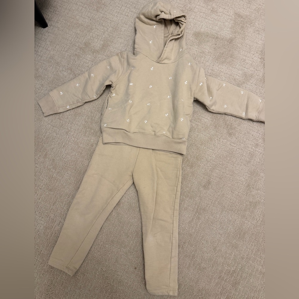 Bonpoint Cherry Tan Hoodie and Pants Set top on size 6 bottom in size 4